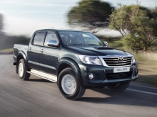 Фото Toyota Hilux Double Cab 2.8D AT №9